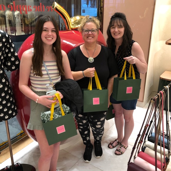 I’m @amybee73 & I’ve been proudly buying & selling on Poshmark for 7+ yrs now.😊 - Picture 16 of 16